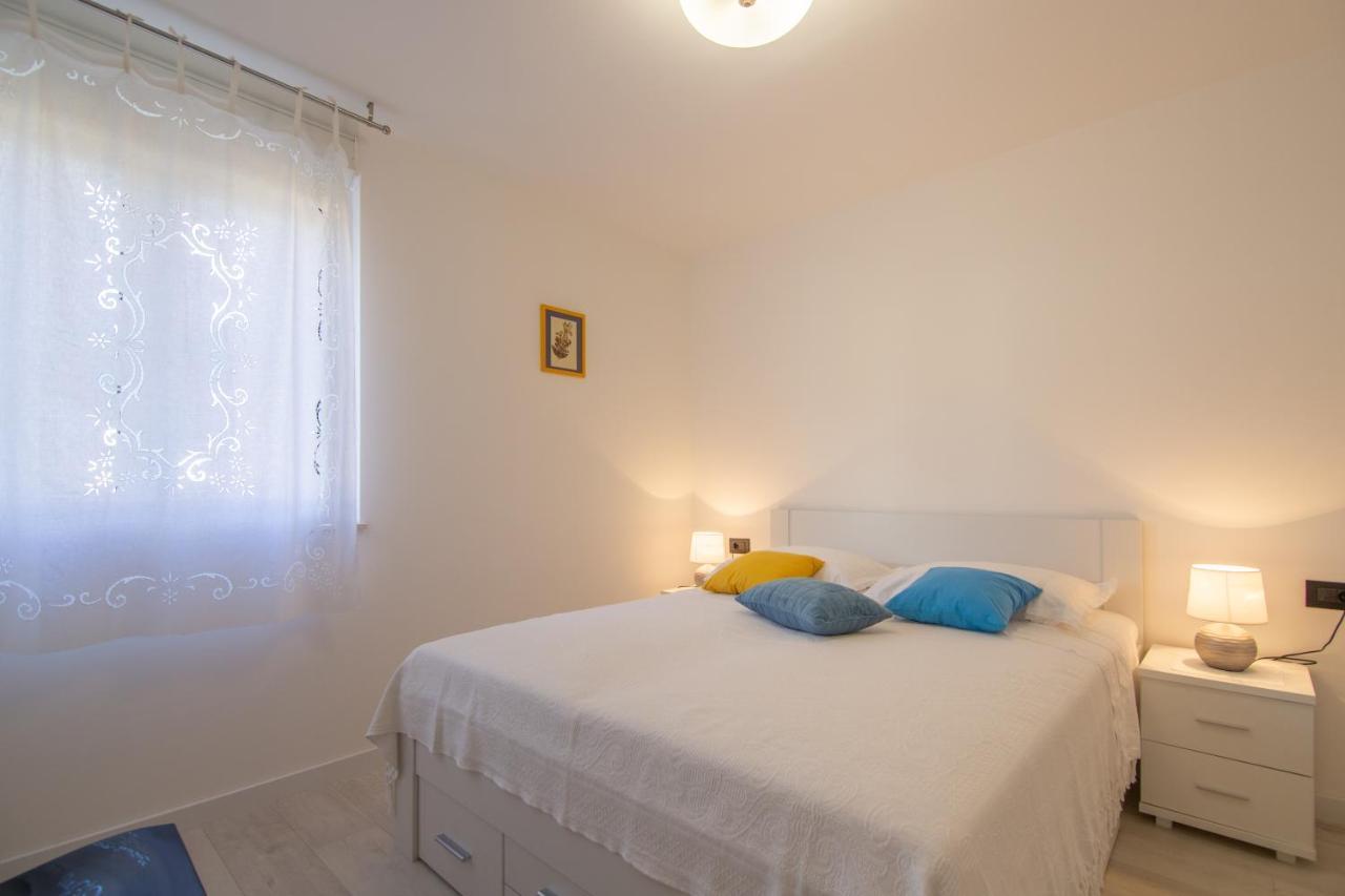 Apartments Nona Draga Komiža Buitenkant foto